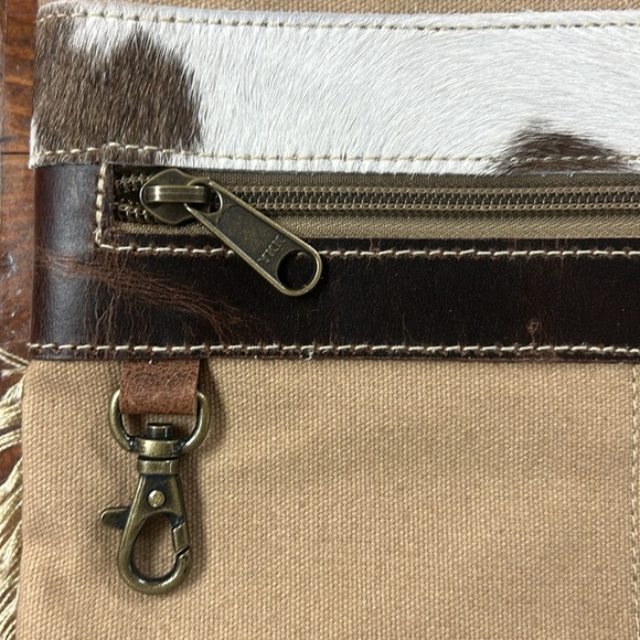 Floral Patchwork and Cowhide Crossbody - Sixtease - Picture 5 of 10